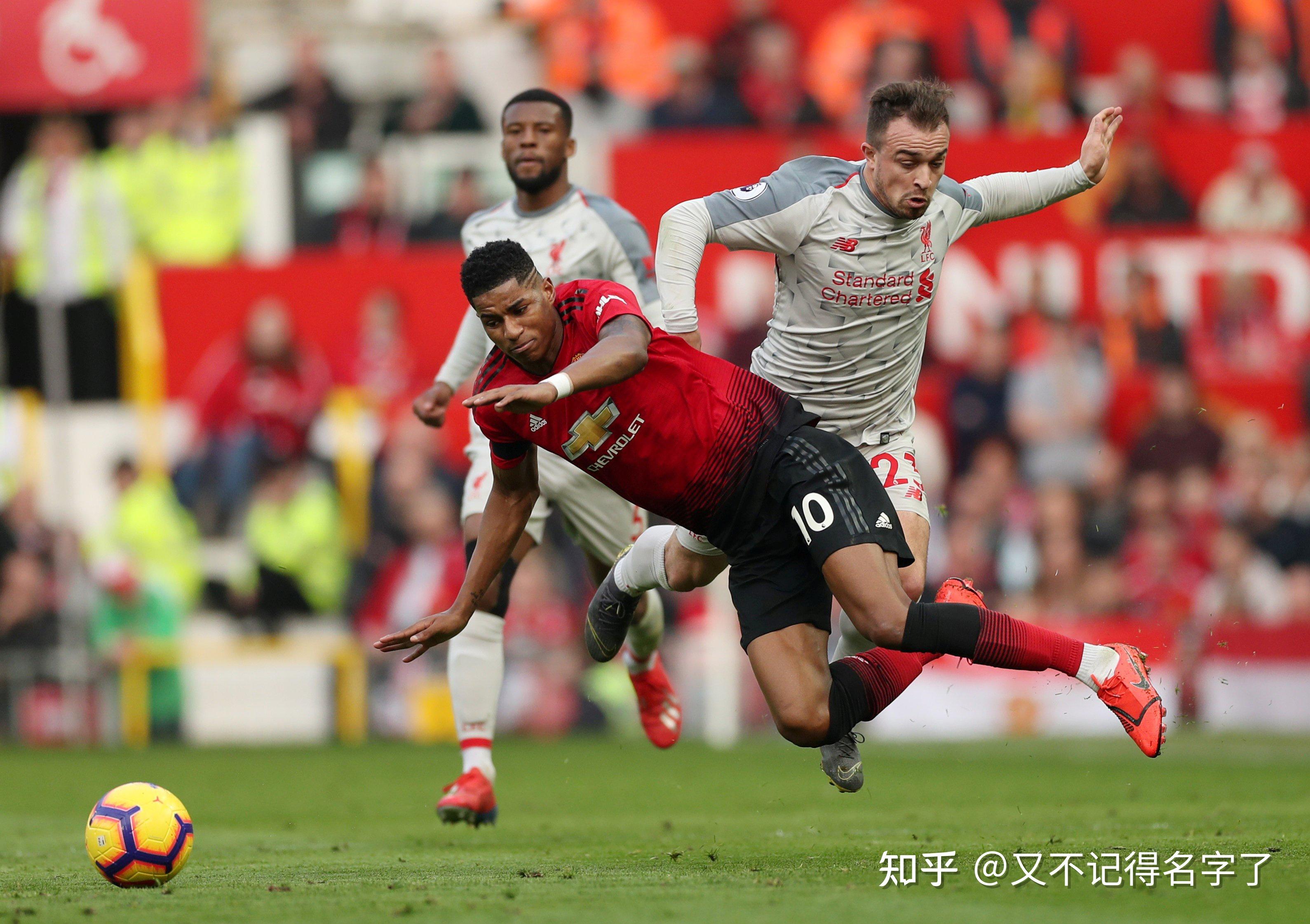 球迷们不但 球迷们不但